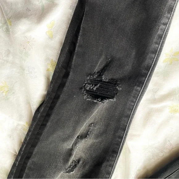 Vervet Los Angeles Black Distressed Raw Hem Skinny Jeans - Picture 11 of 17